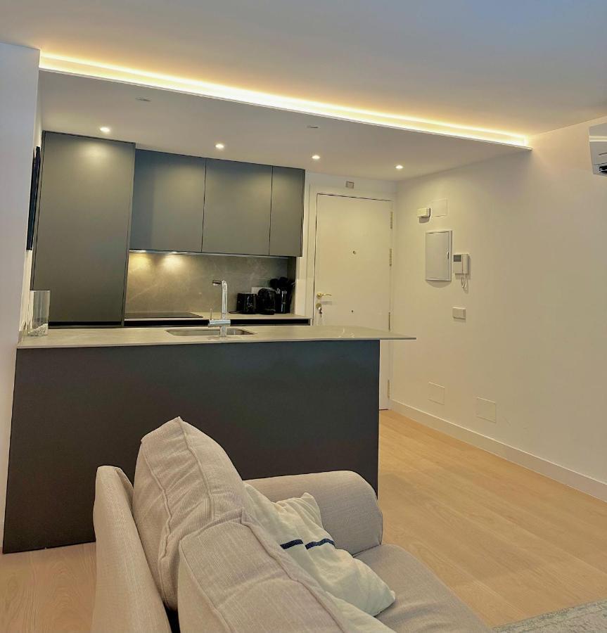 Private Room In A Shared Apartment, Habitacion Privada En Un Apartamento Compartido En Pacifico, マドリード エクステリア 写真